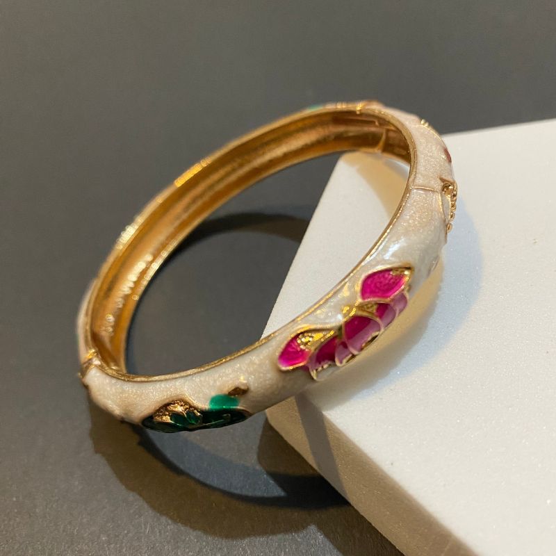 Swan Aura Bangle