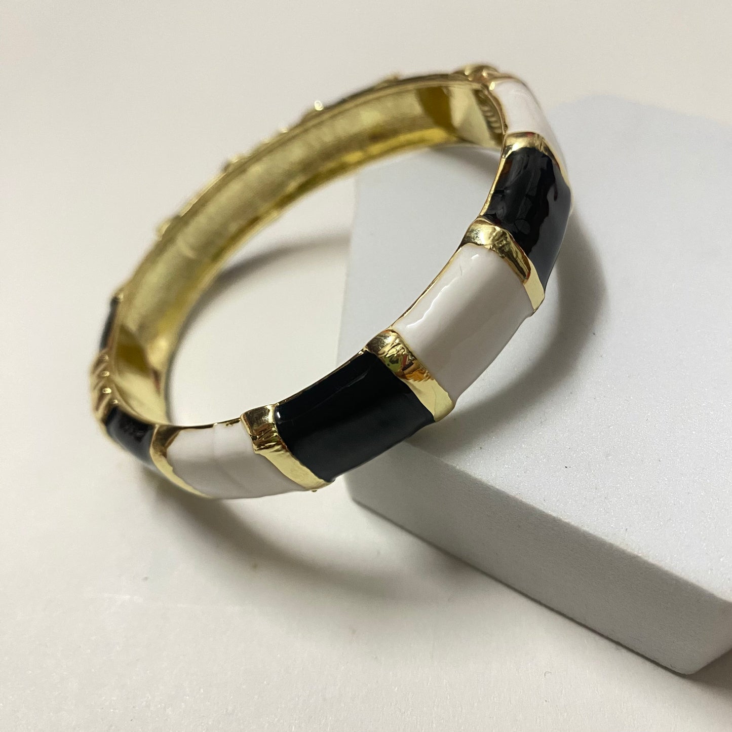 Vishuddhi Bangle