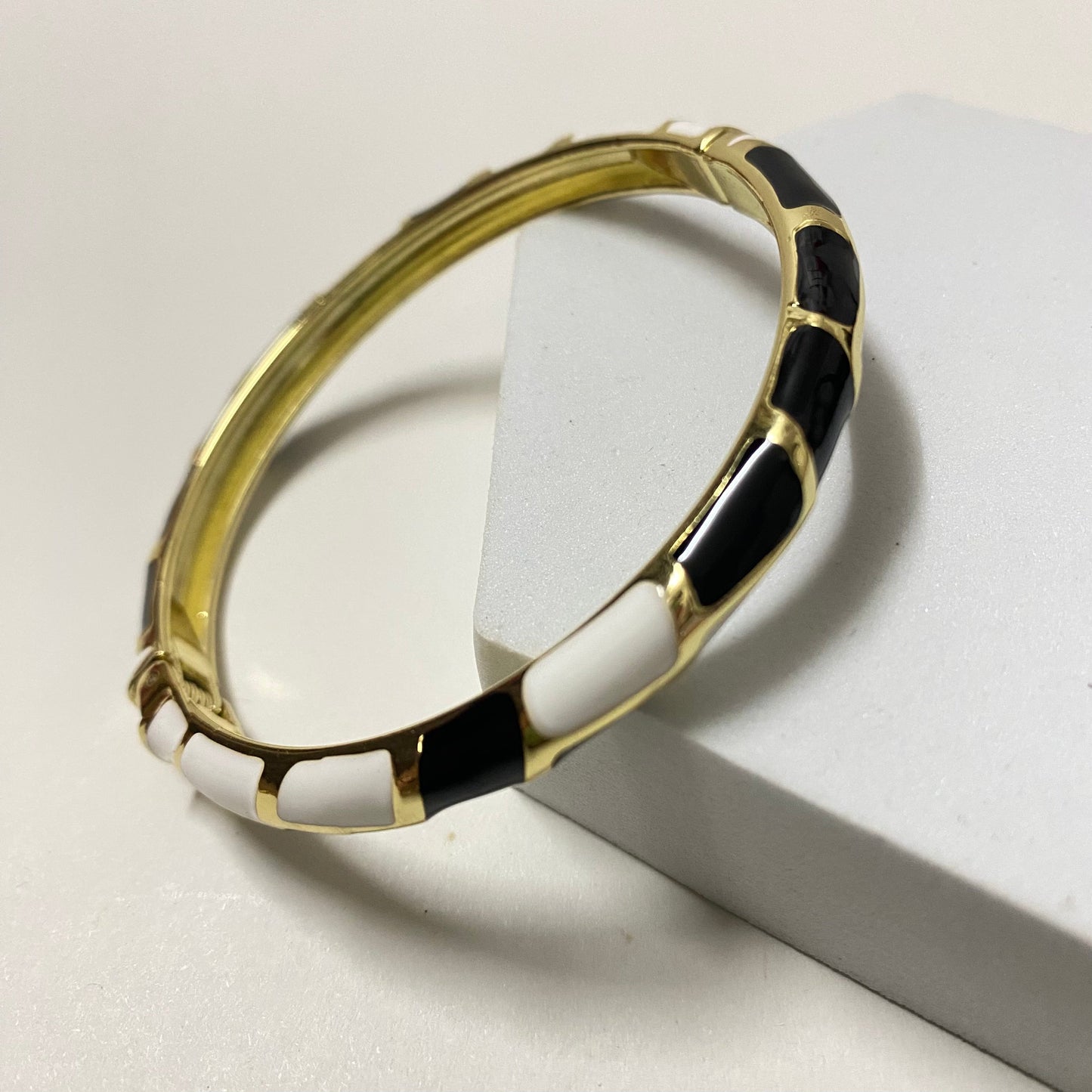 Hemangi Bangle