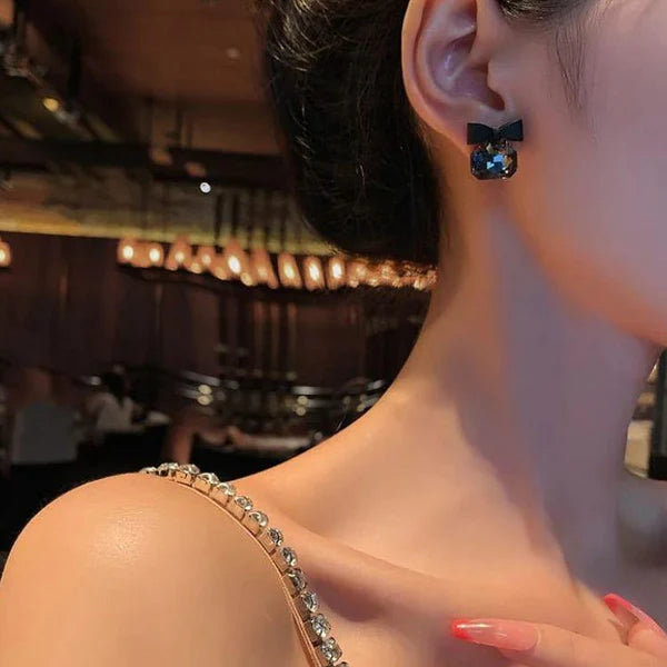 Cutest Black Bow & Pearls