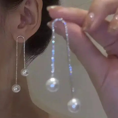 Pretty Diamond Pearl Long Earring