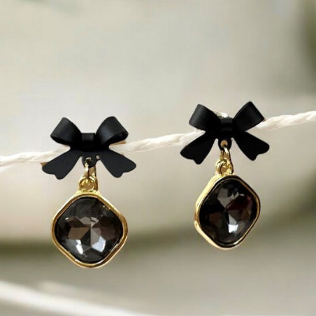 Coquette Drop Earring