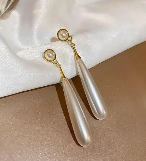 Pearl Dangle Earring