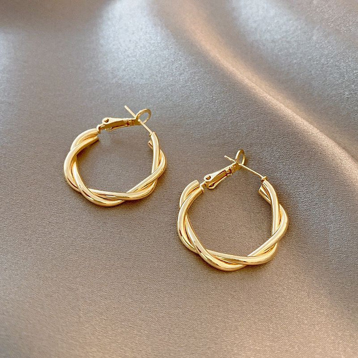 Tiny twisted hoop