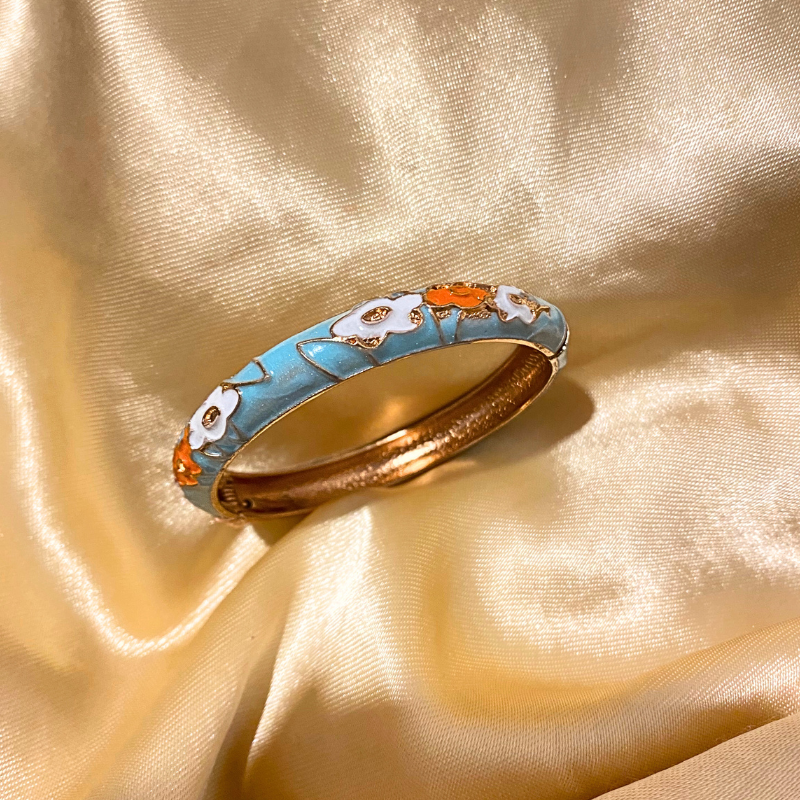 Aasmani Aura Bangle