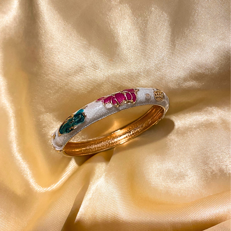 Swan Aura Bangle