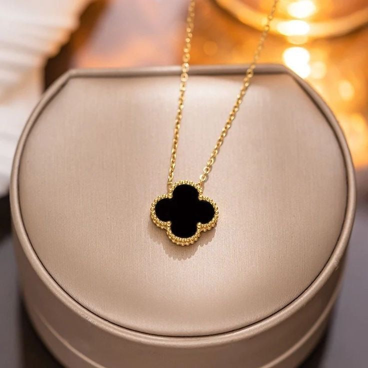 Clover necklace