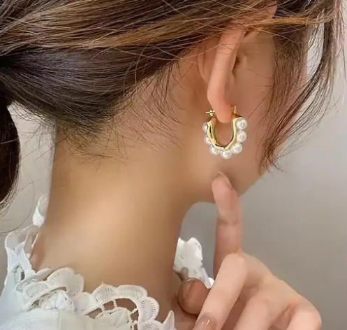 Luster Pearl Hoops