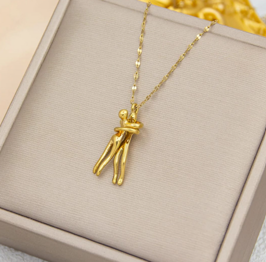 Hug me Necklace